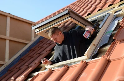 Pose de fenêtres de toit Velux à Lyoffans